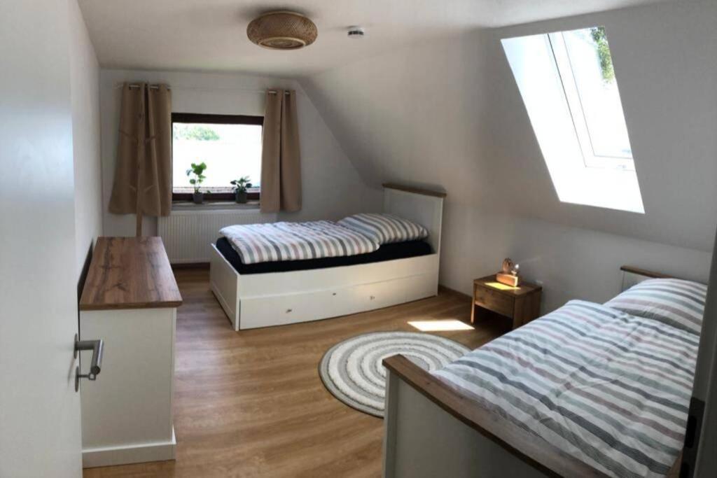 Ruhig Gelegene, Top Moderne Ferienwohnung - Hot Tub Und Sauna Gegen Aufpreis Neuhaus an Der Eger المظهر الخارجي الصورة