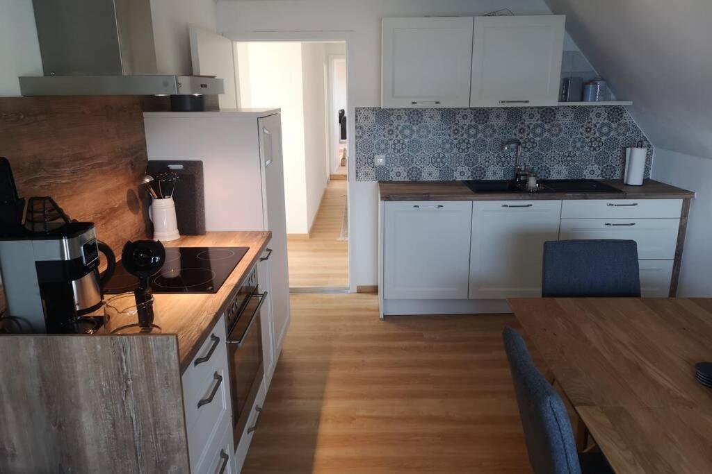 Ruhig Gelegene, Top Moderne Ferienwohnung - Hot Tub Und Sauna Gegen Aufpreis Neuhaus an Der Eger المظهر الخارجي الصورة