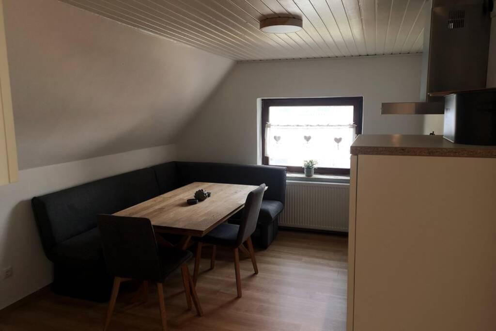 Ruhig Gelegene, Top Moderne Ferienwohnung - Hot Tub Und Sauna Gegen Aufpreis Neuhaus an Der Eger المظهر الخارجي الصورة