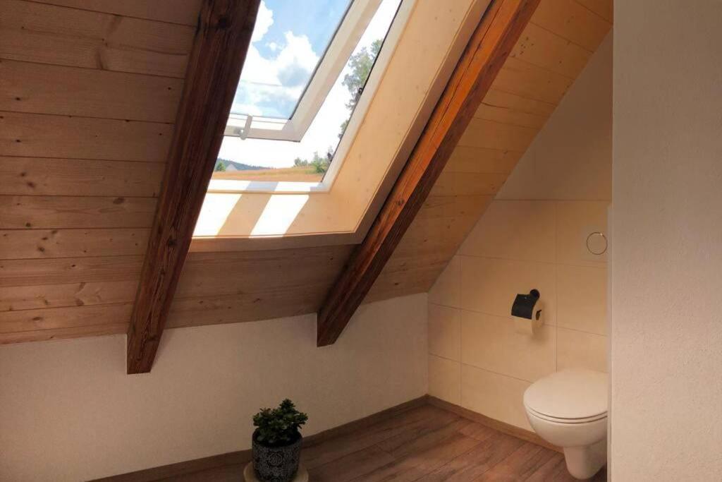 Ruhig Gelegene, Top Moderne Ferienwohnung - Hot Tub Und Sauna Gegen Aufpreis Neuhaus an Der Eger المظهر الخارجي الصورة