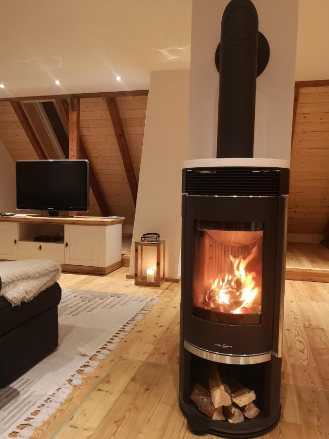 Ruhig Gelegene, Top Moderne Ferienwohnung - Hot Tub Und Sauna Gegen Aufpreis Neuhaus an Der Eger المظهر الخارجي الصورة