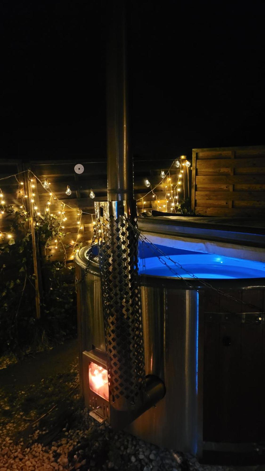 Ruhig Gelegene, Top Moderne Ferienwohnung - Hot Tub Und Sauna Gegen Aufpreis Neuhaus an Der Eger المظهر الخارجي الصورة